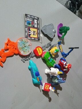 Wendy's Kids Toy Set